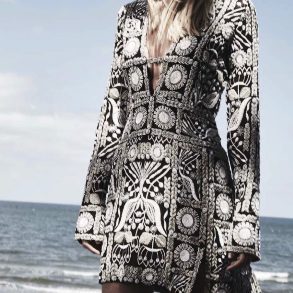 Thurley fabrege silver embellished sequin beaded mini dress size 8 embroidered